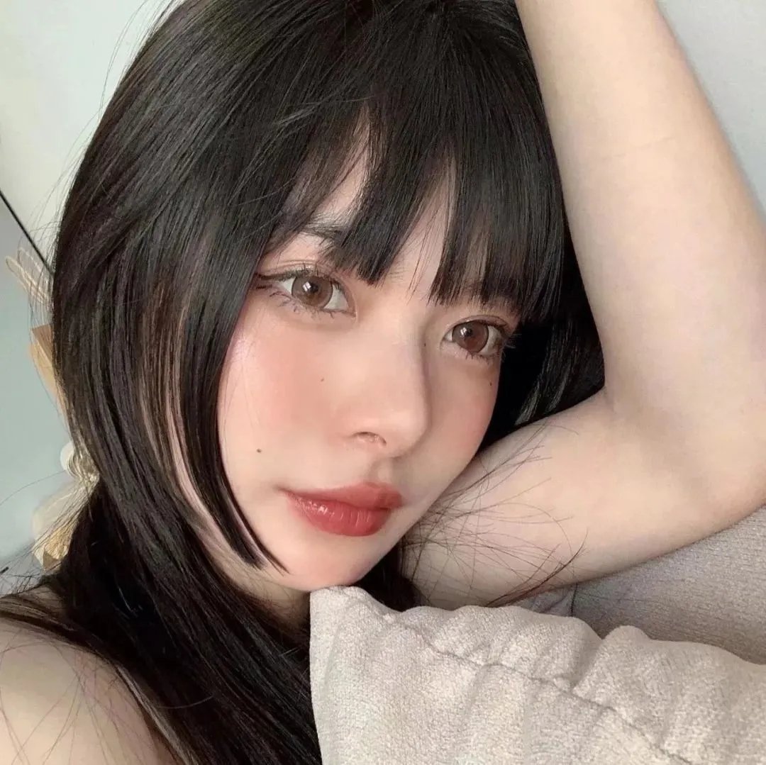燕子与鹦鹉